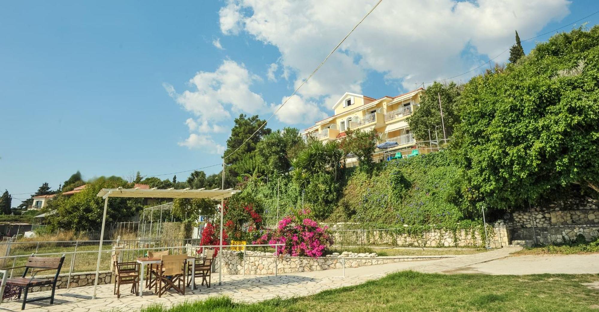 לואורדטה Rosa'S Beach Studios מראה חיצוני תמונה